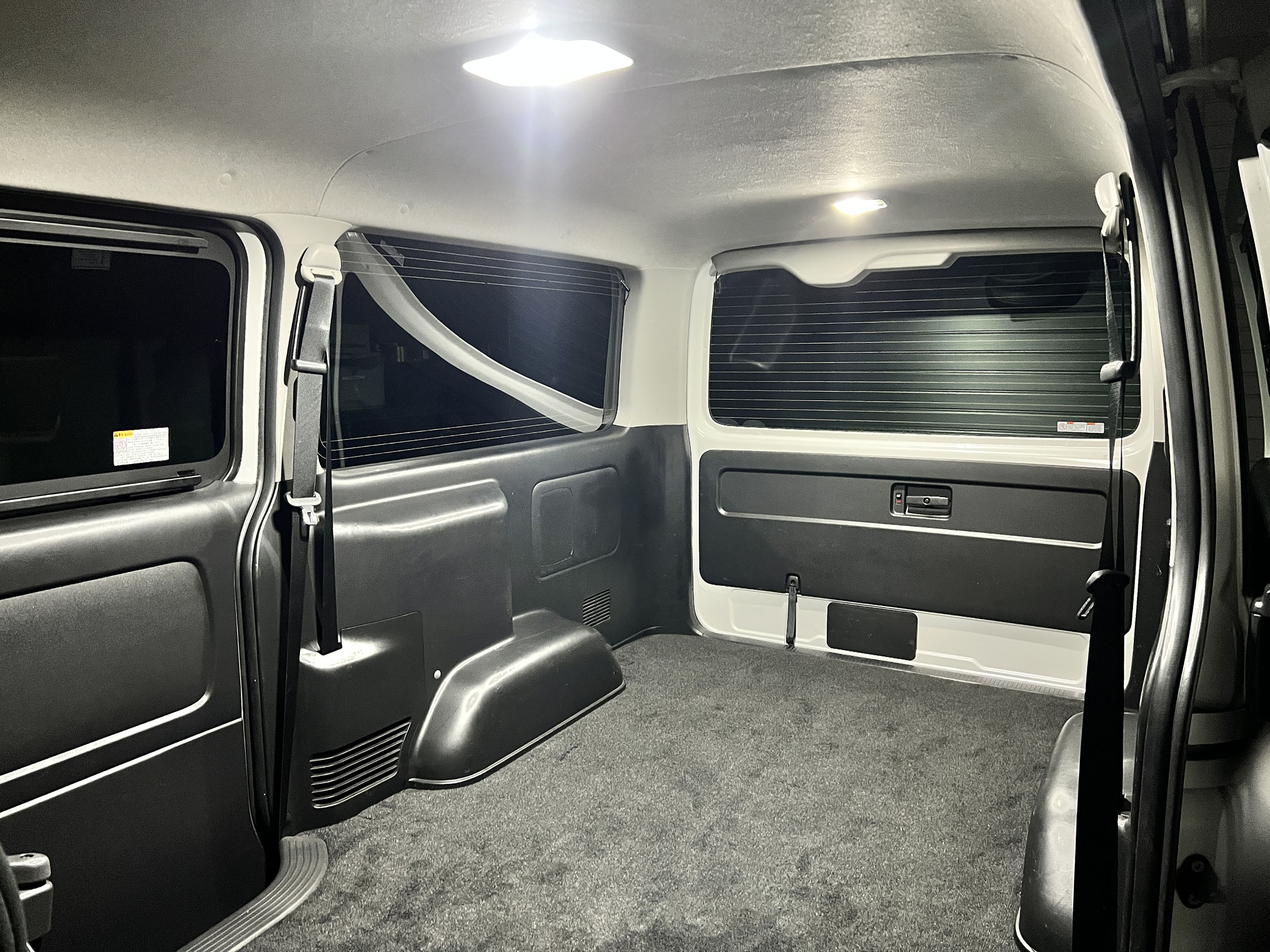 HIACE ROOM REAR